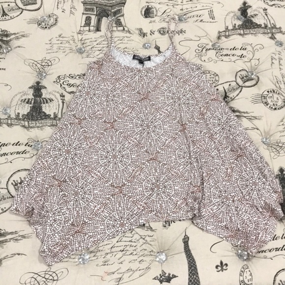 Happening in the present Top - Picture 5 of 5